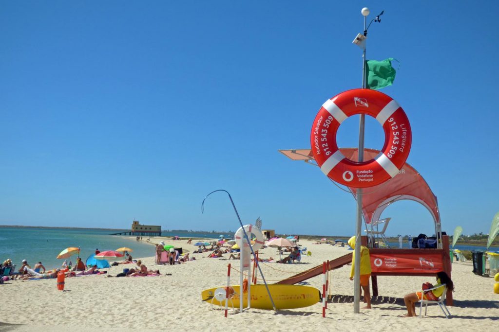 A photo of the lifeguard station on Fuseta Beach