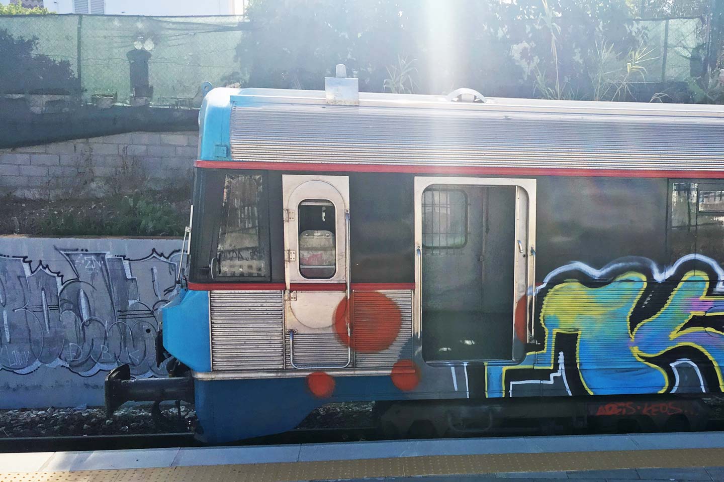 A photo of a train at the station in the Eastern Algarve