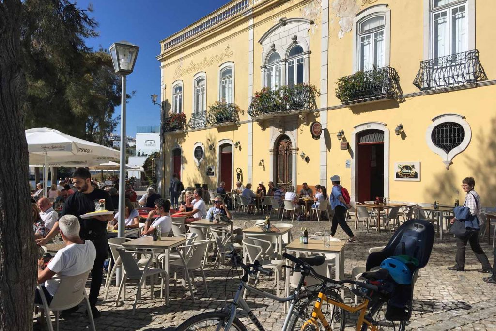 A photo of the outside of The Black Anchor pub in Tavira